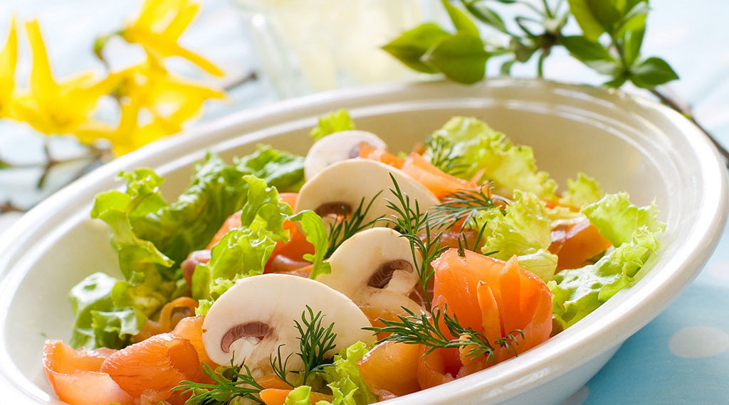 Грибний салат з омлетом