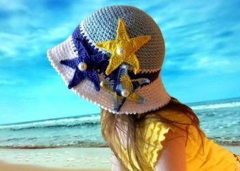 На березі моря