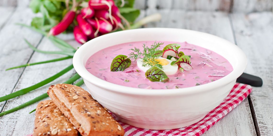 Холодний борщ із буряком