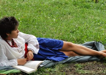 Гуляйте босоніж