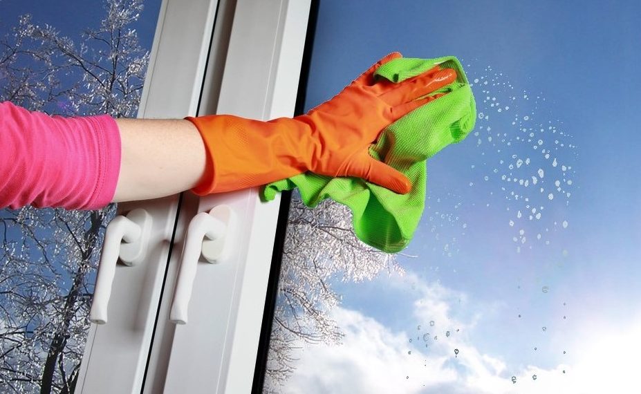 Вікна мийте за хмарної погоди