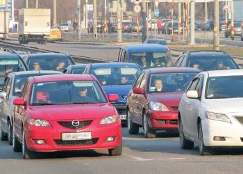 Про парковки, автомобілі і незалежних користувачів