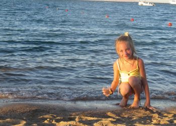 Як зробити відпочинок дітей біля води безпечним