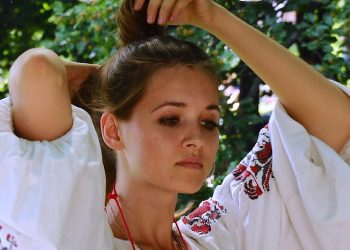 Навіщо влітку зволожувати шкіру і як правильно це робити