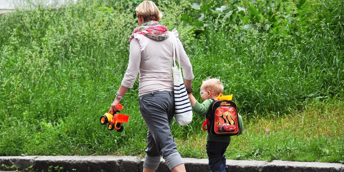 Няня: помічниця чи друг сім’ї?