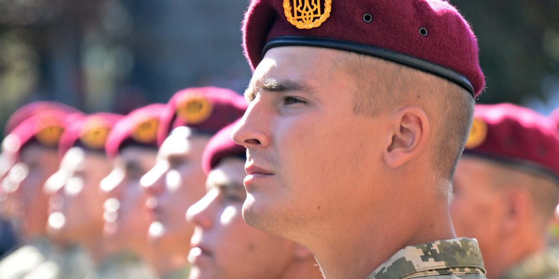 Віддаймо належне захисникам України!