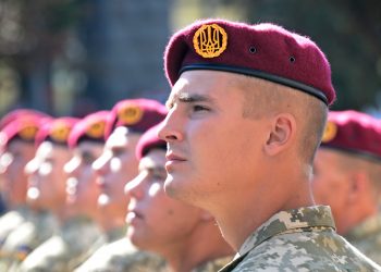 Віддаймо належне захисникам України!