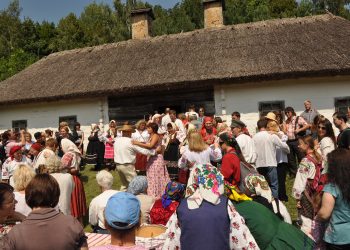 Українське новосілля. Звичаї, обряди та забобони