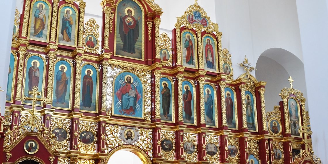 Синонім світла, або чому вівтар у церкві розташований на схід?