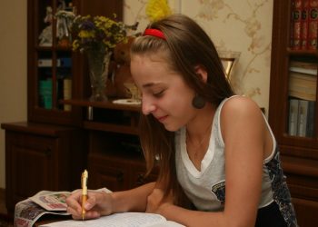 Як правильно облаштувати робоче місце школяра