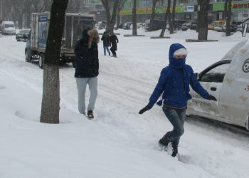 Оцет допоможе позбутися солі на взутті