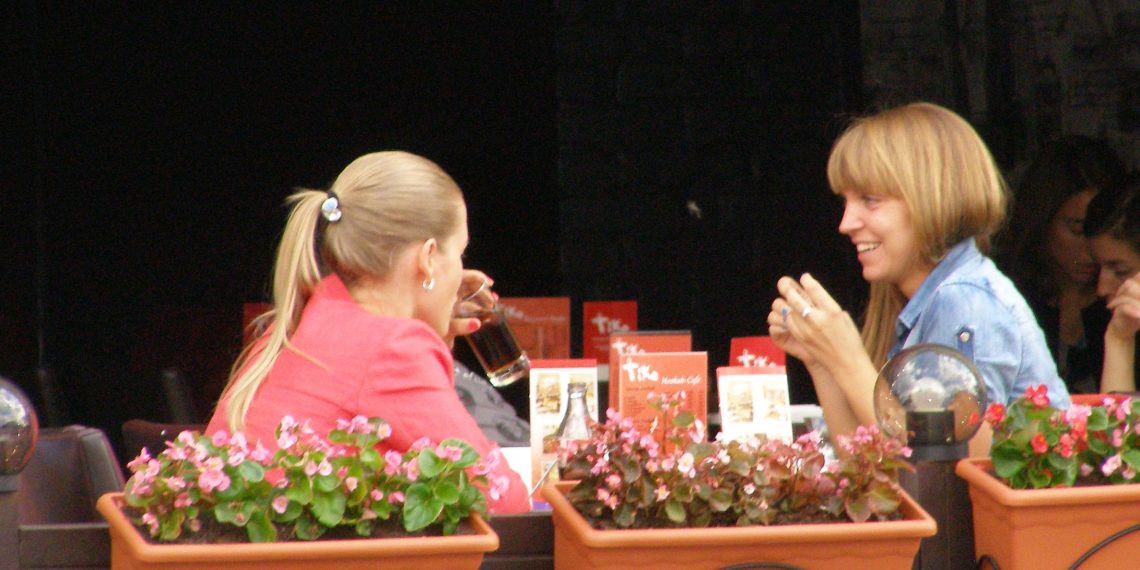 Дієтолог пояснила, чому їсти треба неквапливо