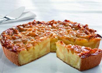 Готуємо у піст. Медовий пиріг з яблуками