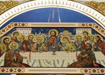 Творці унікального вишитого іконостасу отримали престижну відзнаку