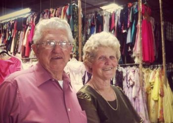 Житель Лос-Анджелеса Пол Брокман купив і подарував дружині 55 тисяч суконь