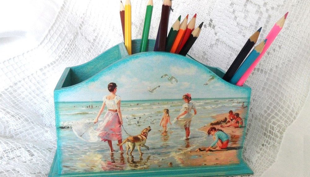 Як власноруч оздобити підставку для олівців у техніці декупаж