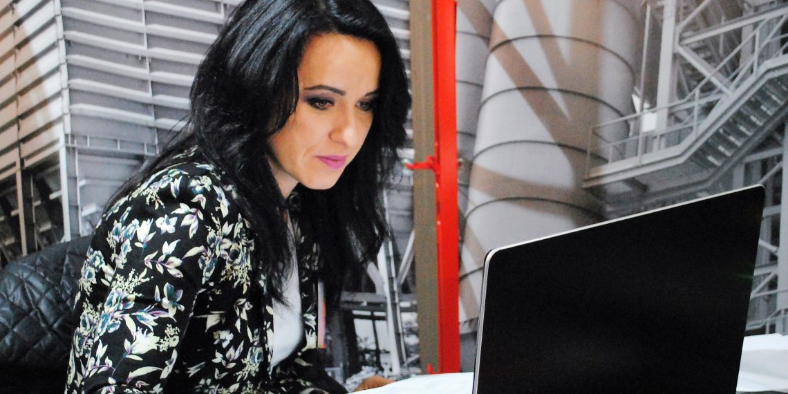 Українці менше дивляться ТБ і більше користуються Інтернетом