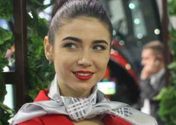 Як правильно самостійно фарбувати вії у домашніх умовах