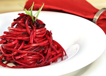 Спагеті у буряковому соусі – страва, гідна ресторанного меню