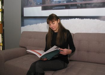 Правила чищення диванів в домашніх умовах