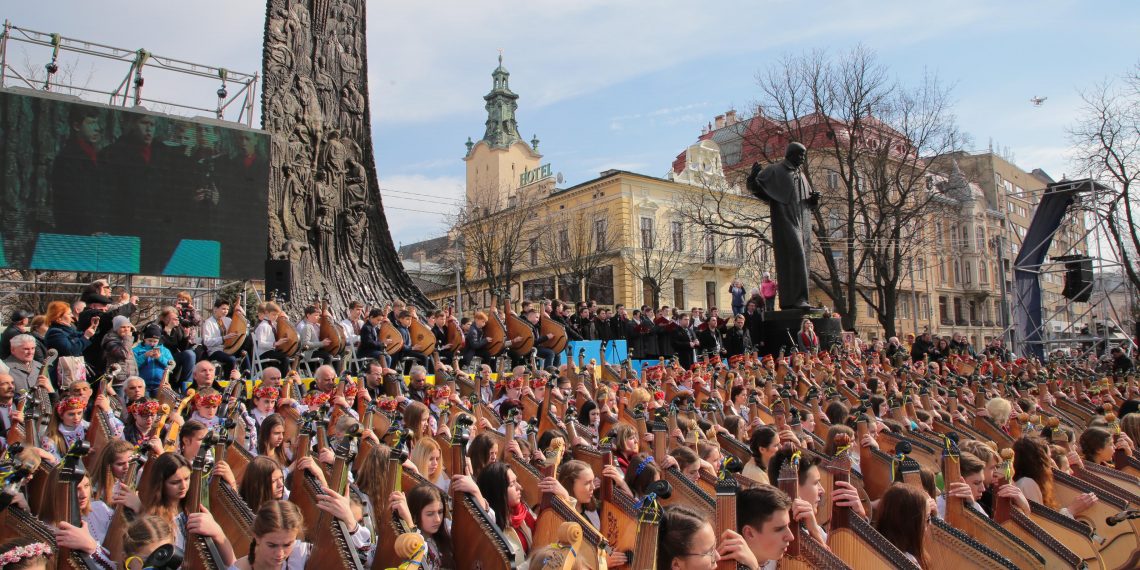Українці рекордом відзначили 205 річницю з дня народження Кобзаря