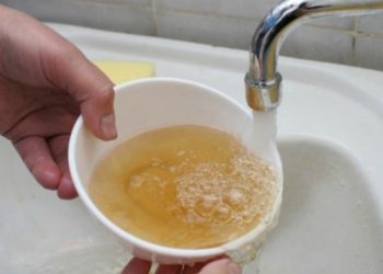 Чи можна пити воду з надлишком заліза?