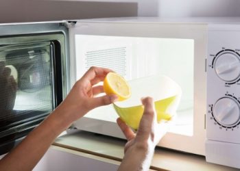 Чистимо мікрохвилівку