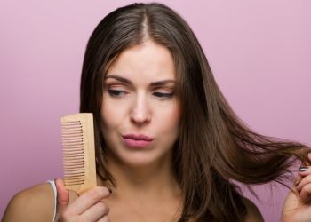 Чому ми втрачаємо волосся?