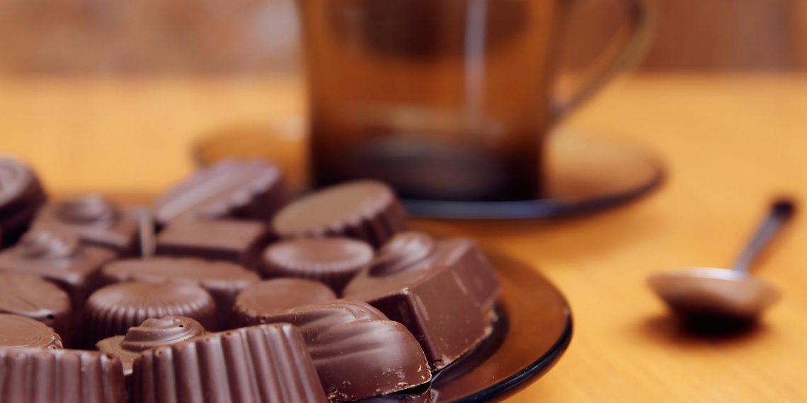 Чай із цукерками