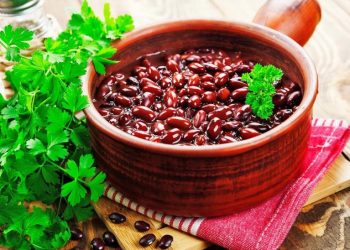 Недоварена квасоля може викликати отруєння