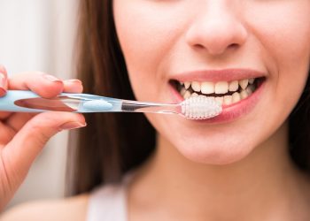 Коли чистити зуби