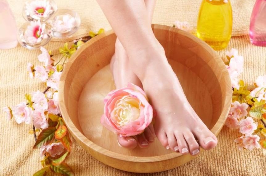 Як позбутися набряклості ніг: 4 рецепти народної медицини