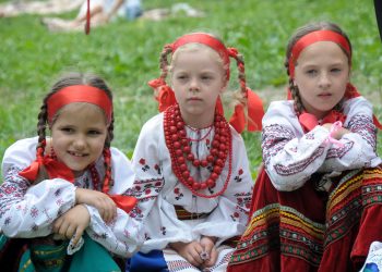 Всі на “день вишиванки”!