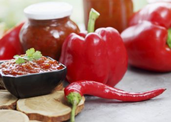 Сира аджика з перцю