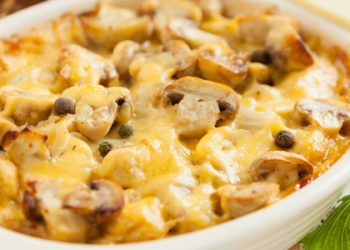 Картопляний пиріг з грибами