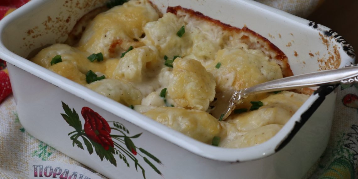 Цвітна капуста у сирному соусі