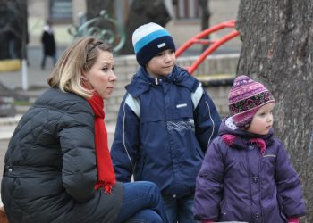 Не піддавайтеся дитячій маніпуляції, аби “повернути любов” малюка