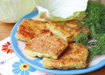 Капустяні «налисники» з сирною начинкою