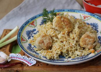 Плов з м’ясними кульками