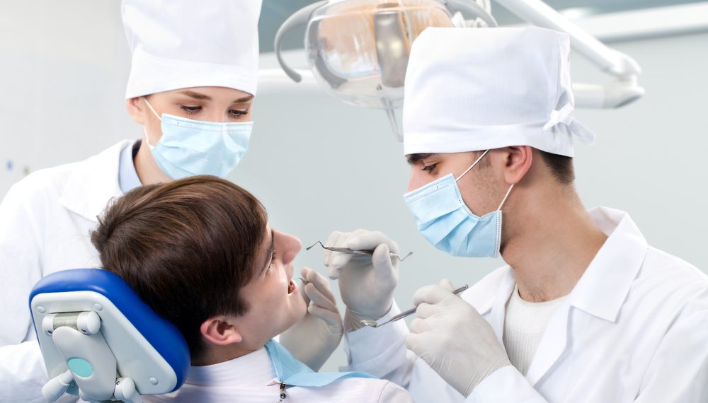 Звідки береться зубний камінь?