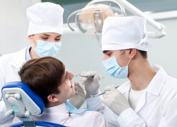 Звідки береться зубний камінь?