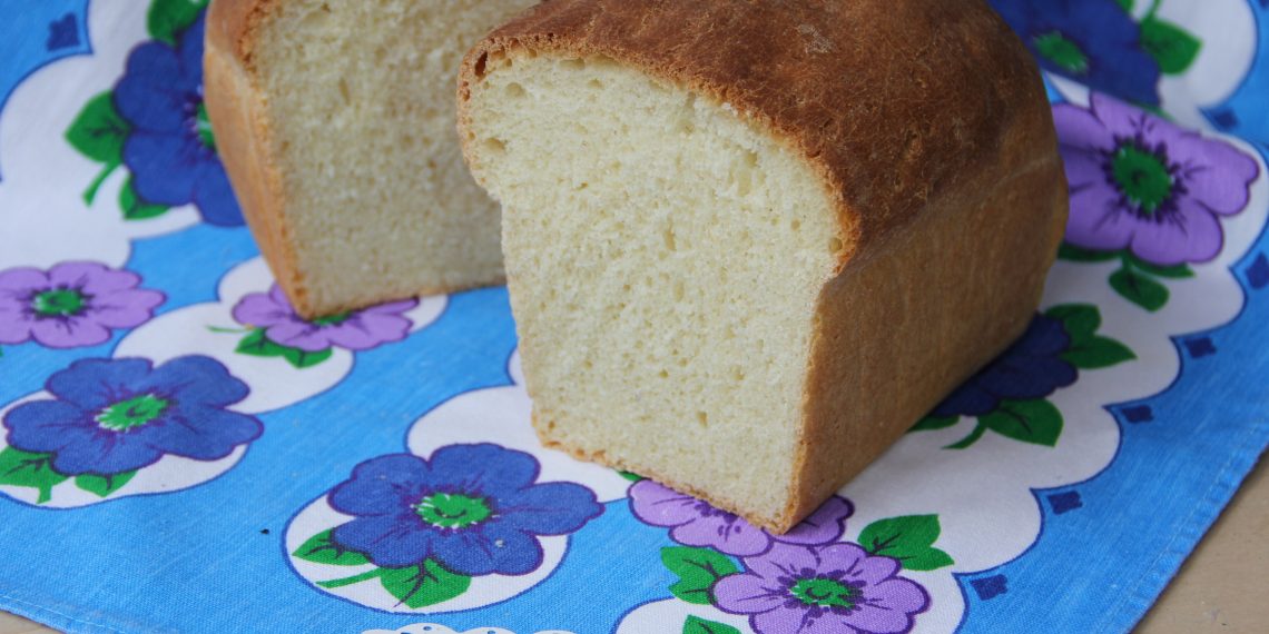 Хліб на манній крупі