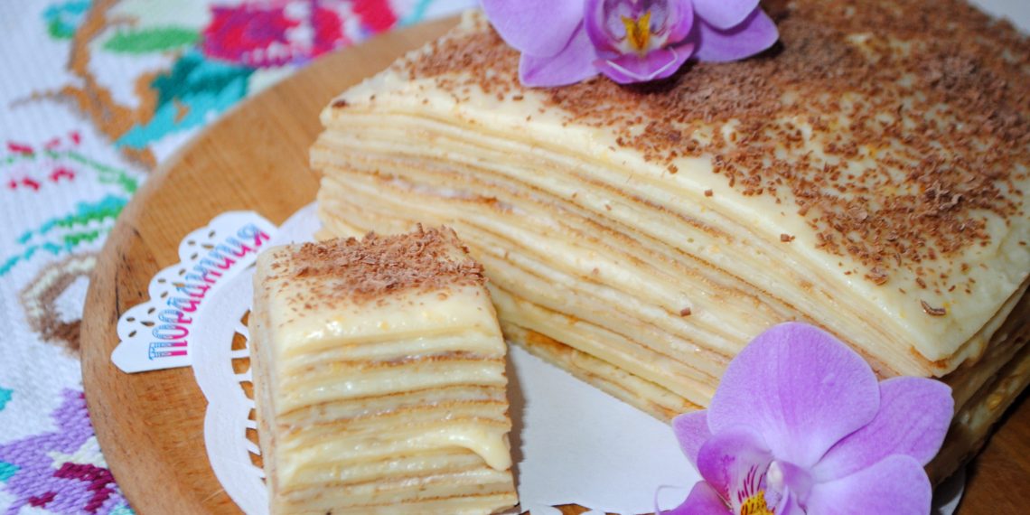«Наполеон» із млинців на заварному кремі