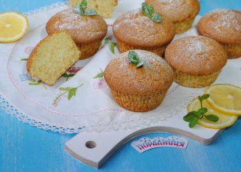 Пишні лимонні кекси до чаю