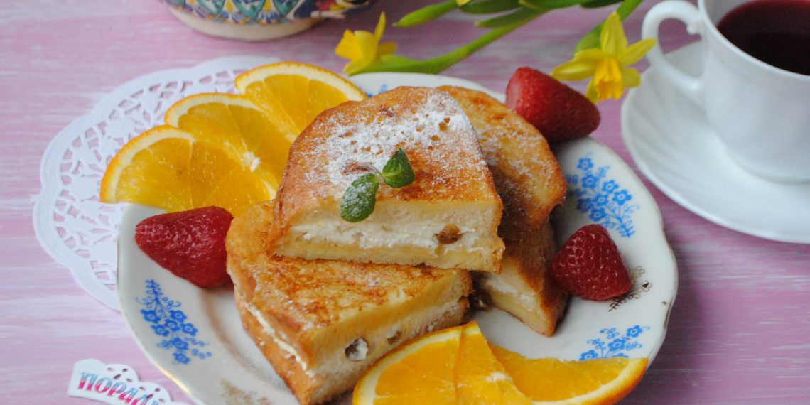 Подвійні сирні грінки — смачний і швидкий сніданок