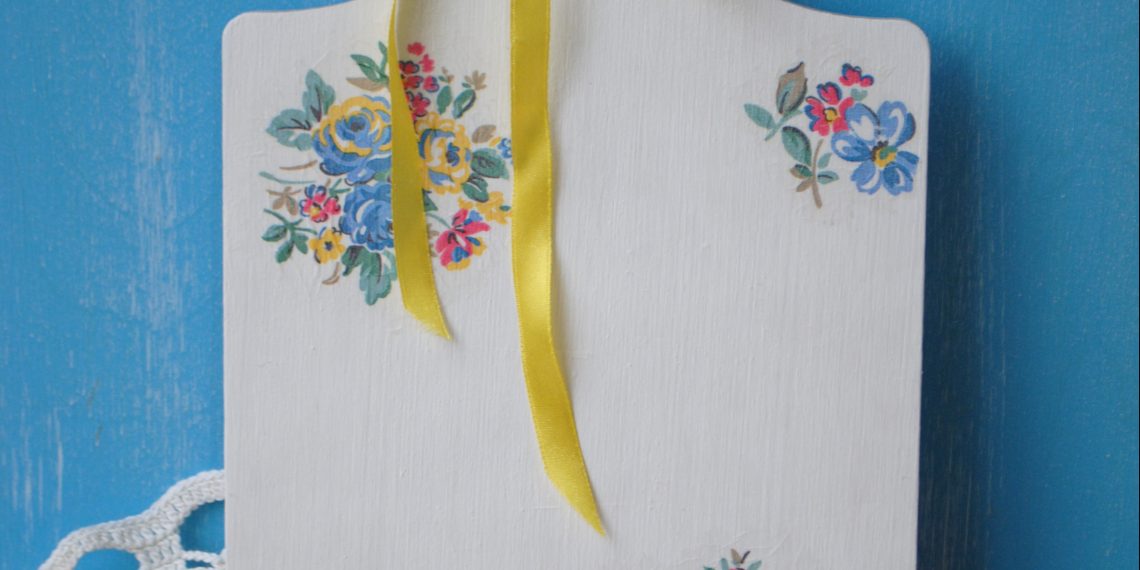 Як за допомогою красивих серветок зробити корисний подарунок