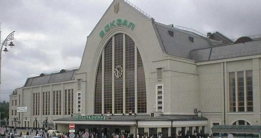 Уряд обмежив пасажирські перевезення, кількість учасників масових заходів та роботу закладів громадського харчування через коронавірус