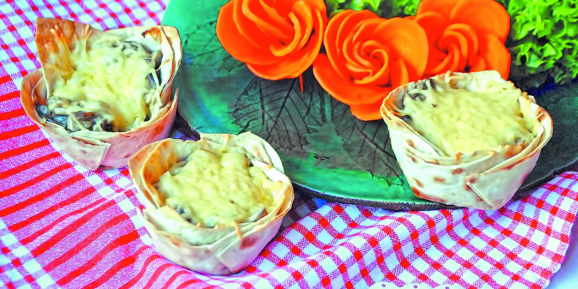 Кошики із лаваша з грибами