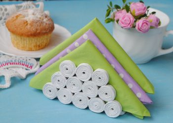 Серветниця з газетних трубочок