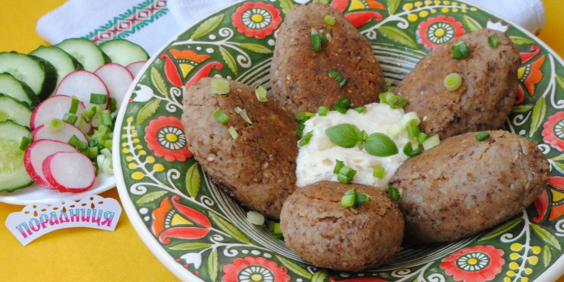 Якщо накупили гречки: гречаники з мачанкою